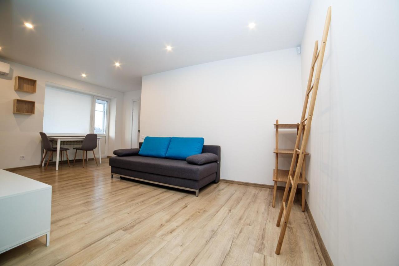 Tf Apartment Двокімнатні Апартаменти В Центрі Міста Poltava Exteriör bild